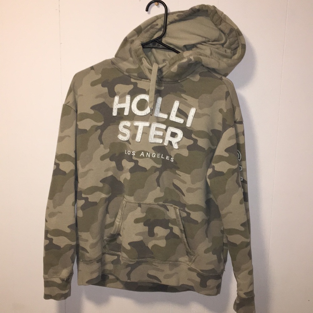 Hollister camo hoodie. Size medium.